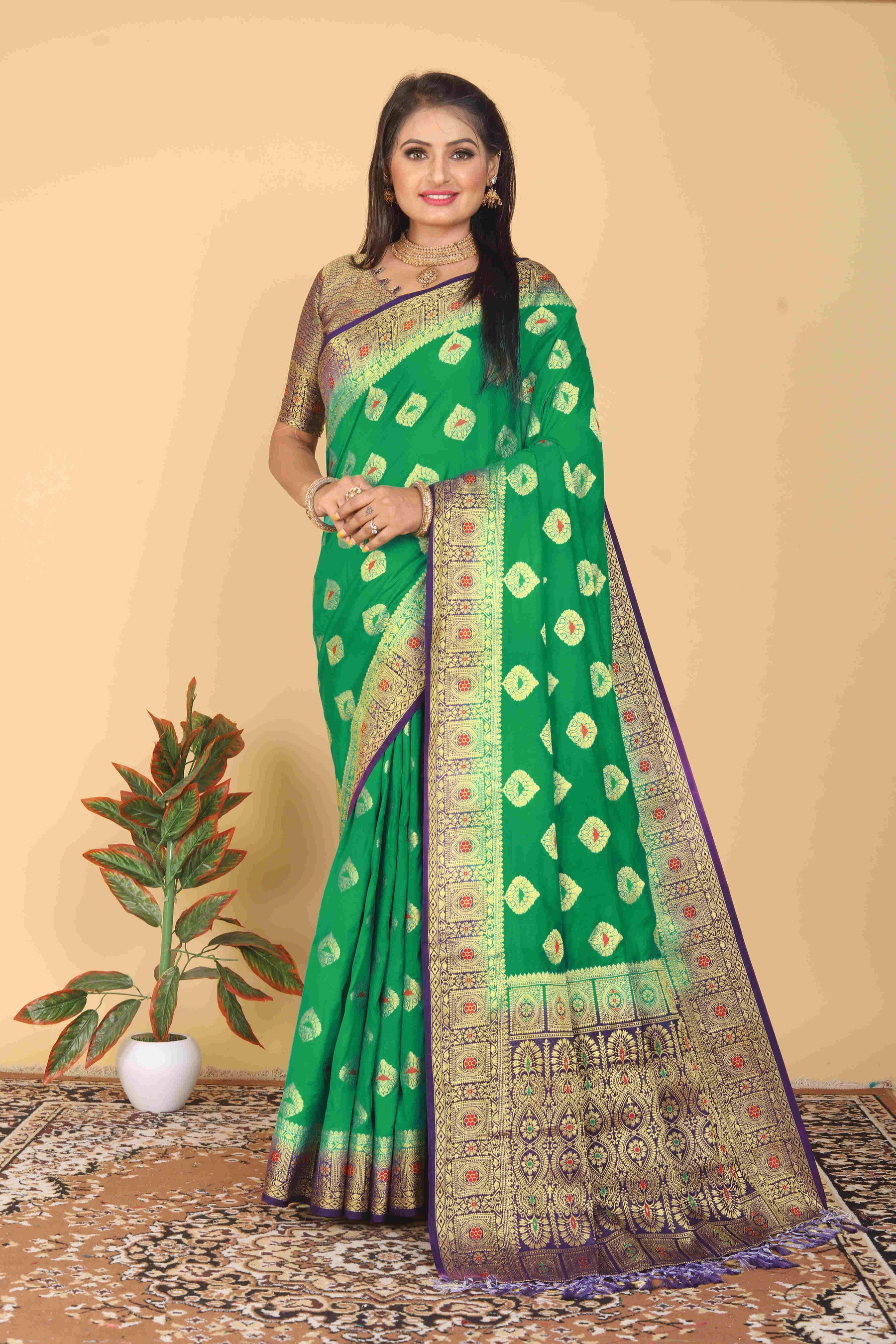 Sea Green Dola Silk Jacquard Saree with Zari & Thread Work and Rich Pallu