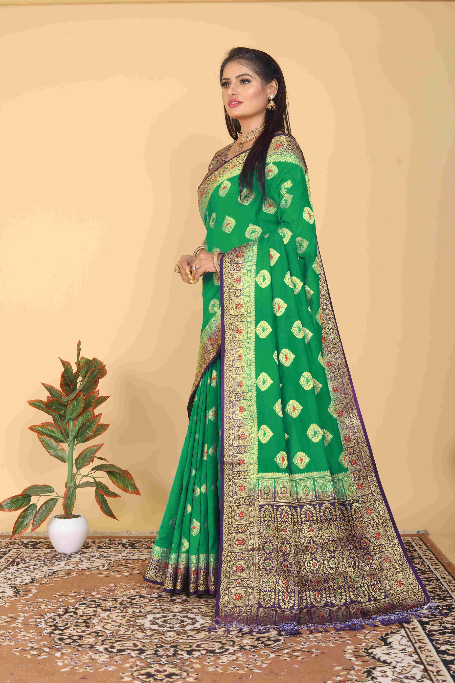 Sea Green Dola Silk Jacquard Saree with Zari & Thread Work and Rich Pallu