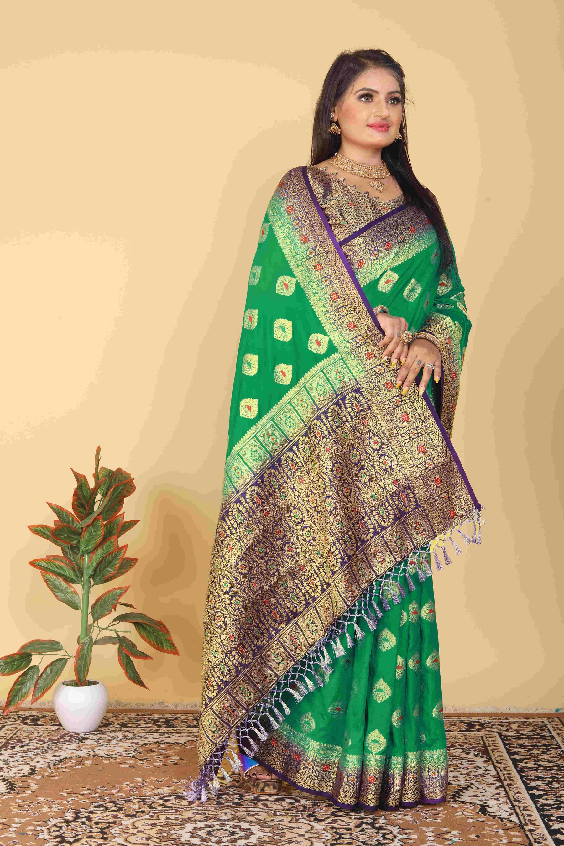 Sea Green Dola Silk Jacquard Saree with Zari & Thread Work and Rich Pallu