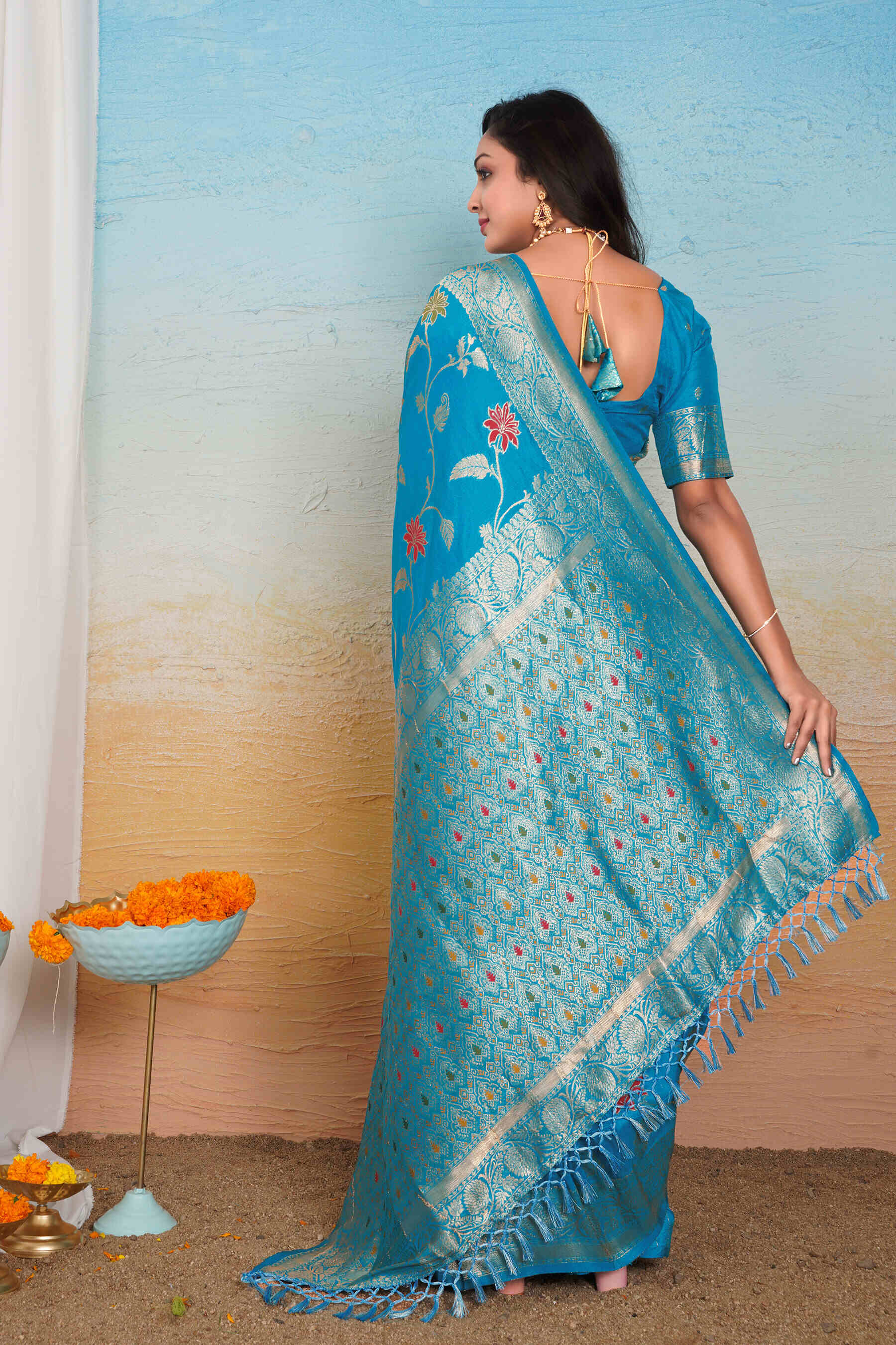 Elegant Dola Jacquard Silk Saree with Intricate Zari Work – Perfect for Weddings & Celebrations